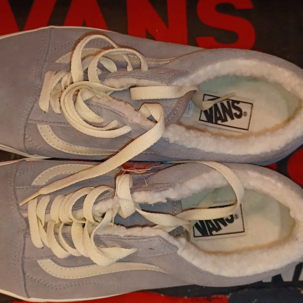 Vans Men 10 Old Skool Cozy Hug Sherpa -- Suede-- Drizzle/Marshmallow VN0005UA6J6